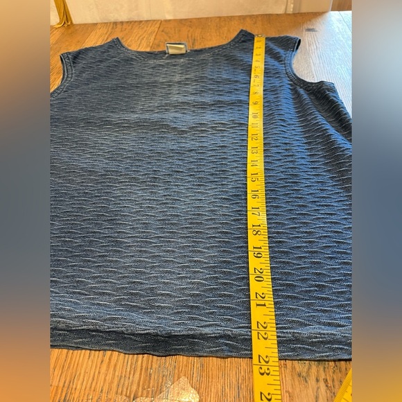 ❣️BLUE WILLYS - XL - Vintage Textured Sleeveless - Picture 6 of 6